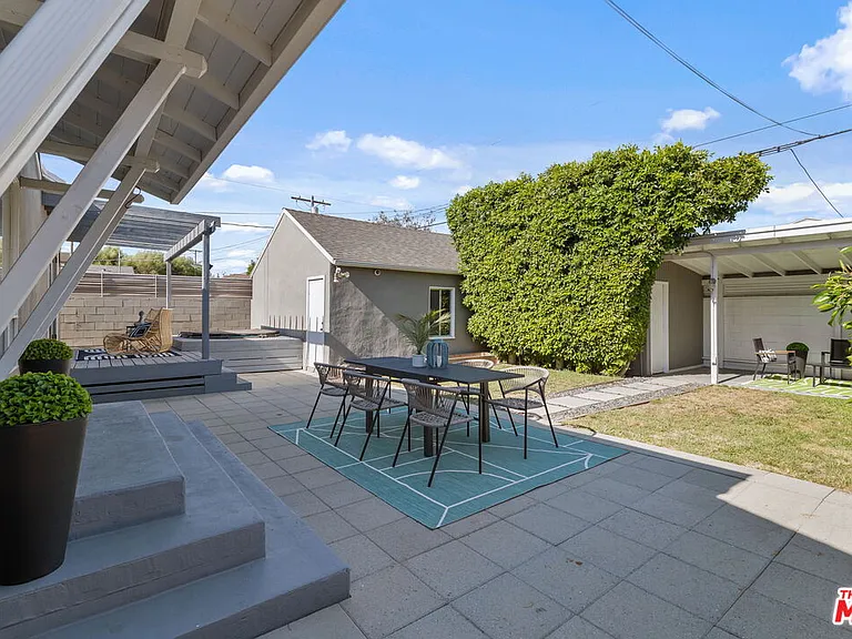 4460 Stansbury Ave — Photo 40
