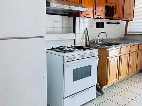 4th image of 8622 86th St Floor 1