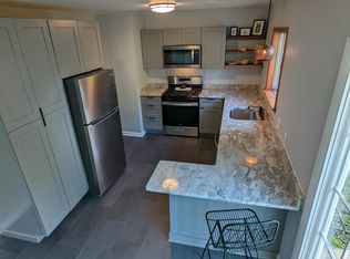 2008 E Huntsville Rd, Fayetteville, AR 72701