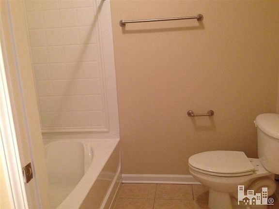 5th image of 4420 Jaybird Cir #108