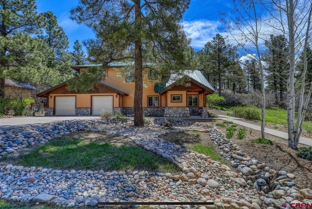 3 bed, 2.5 bath, 2478 sqft, $3,100 — Photo 2