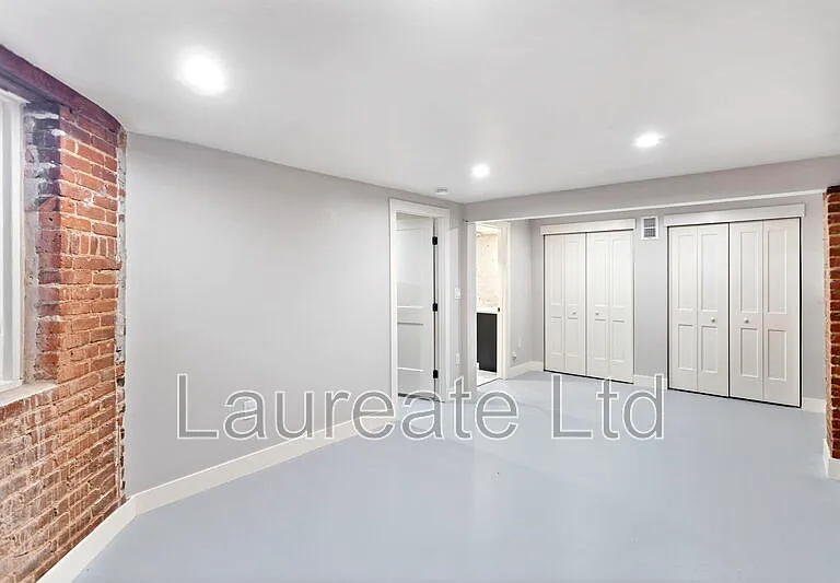 1256 N Clarkson St #9 — Photo 8