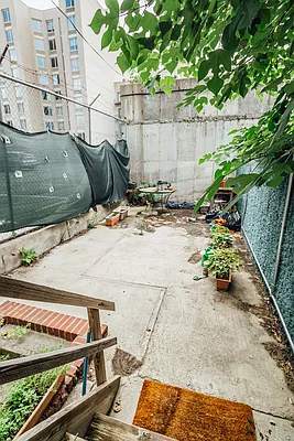 Rented by Nooklyn NYC LLC | media 12