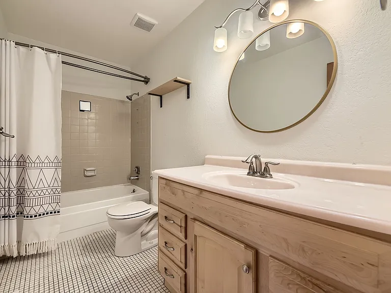 3537 S Marion St — Photo 8