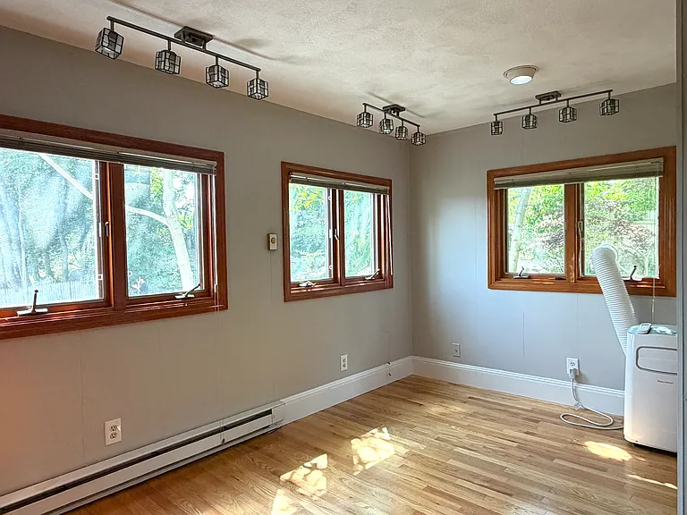 1 Oak Grove Ct — Photo 3