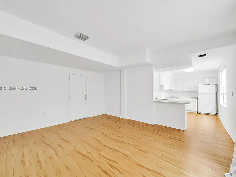 1051 Meridian Ave #1D — Photo 2