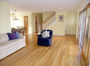 63 Ridgeview Dr, Pleasantville, NY 10570