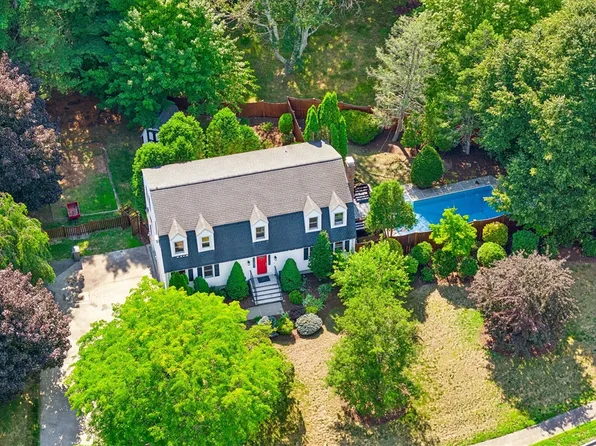 11 Crownridge Rd, Westborough, MA 01581
