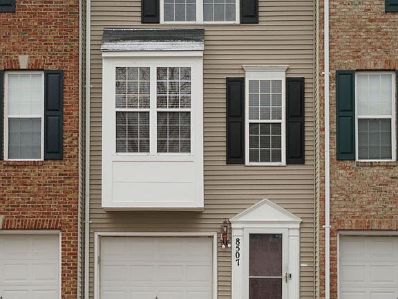 3rd image of 8507 Towne Manor Ct