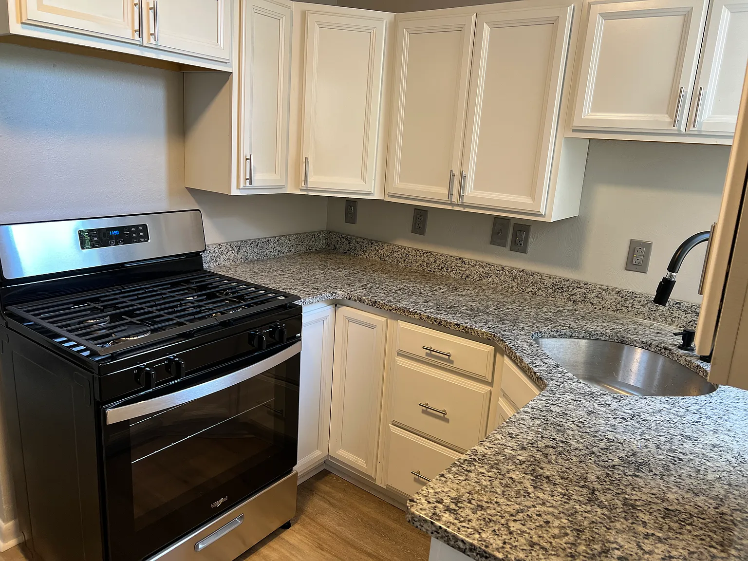 4 bed, 1656 sqft, $1,595 — Photo 2