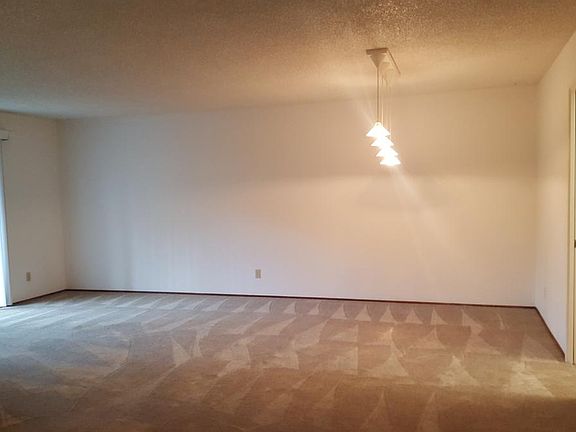 4th image of 1133 N Abbott Ave