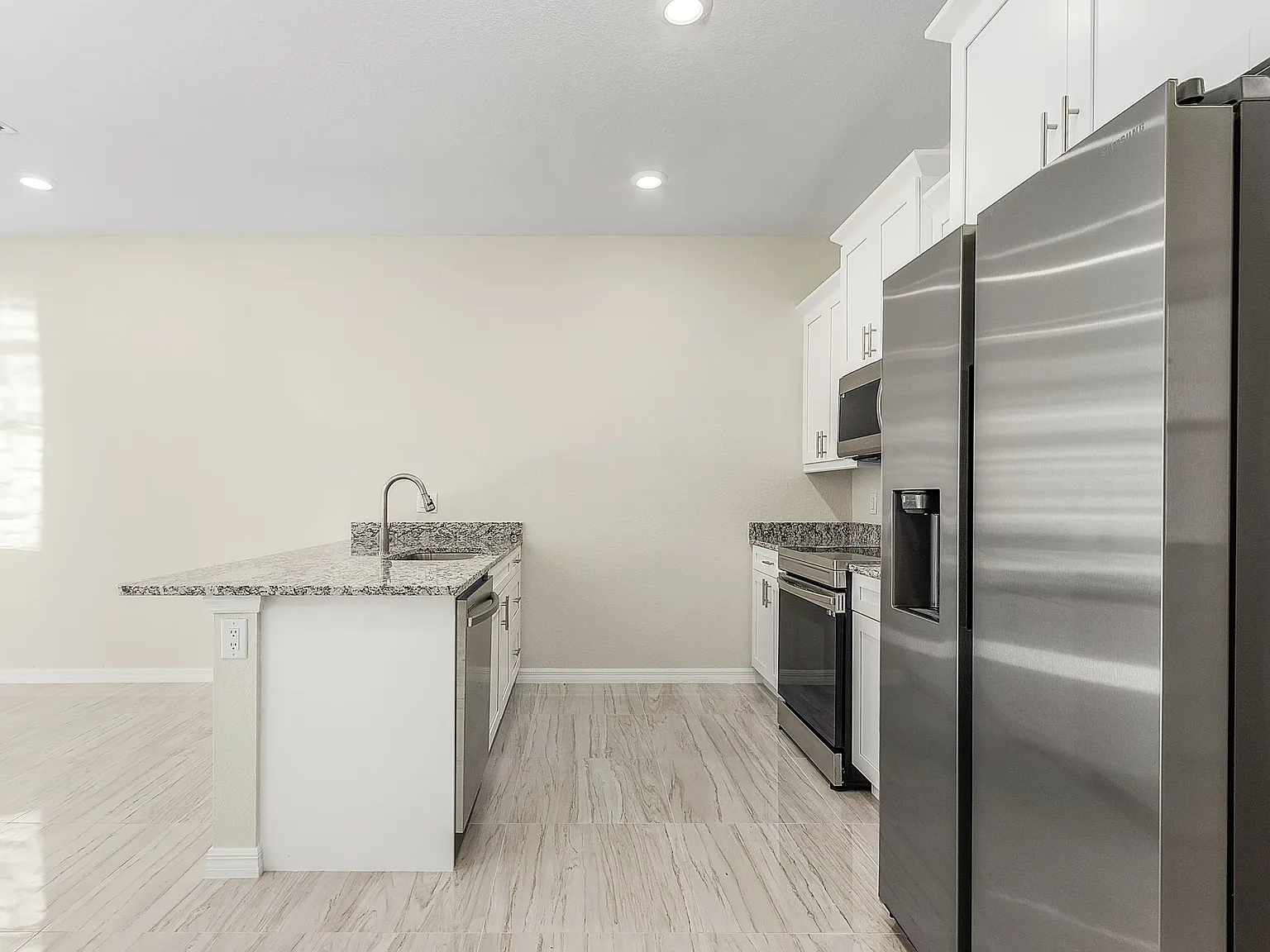 3 bed, 1200 sqft, $1,450 — Photo 4