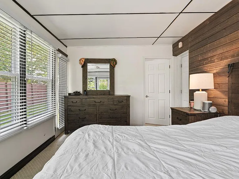 2205 Mary Ln — Photo 25