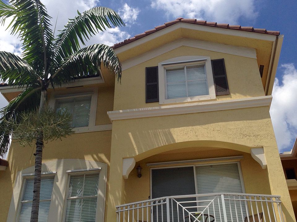 1st image of 8814 W Flagler St APT 215