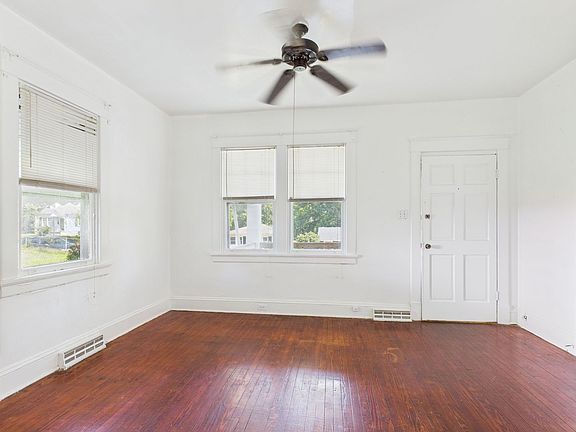 4th image of 2404 Yorktown Ave