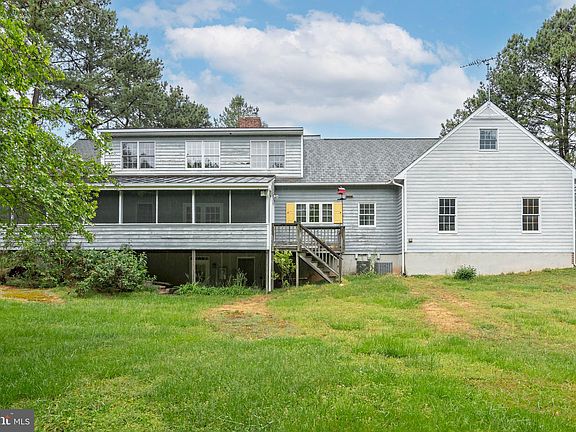 5th image of 412 Friendship Dr