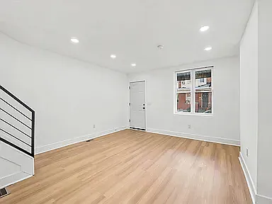 143 N Conestoga St #A — Photo 3