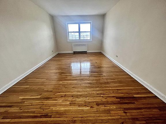 2nd image of 137 Smith St #1B