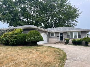8826 Madison Ave, Munster, IN 46321