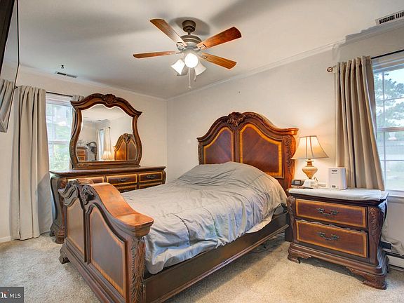 5th image of 305 Mimosa Ave