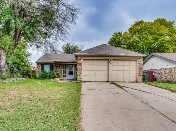 107 Juniper Dr, Arlington, TX 76018
