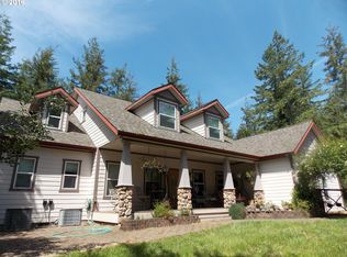 100 Coffman Ct, Myrtle Point, OR 97458