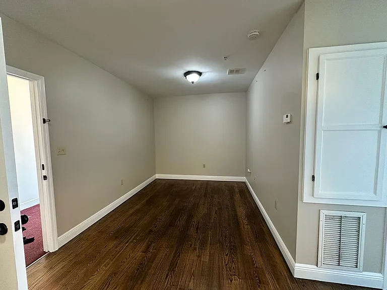 80 N Central Ave — Photo 8