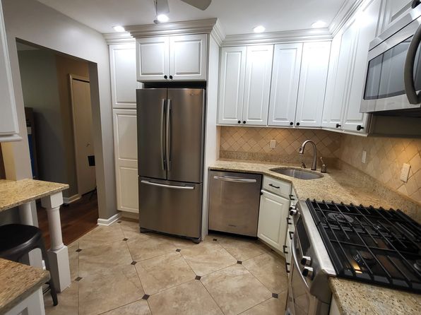 30 Holly Ct