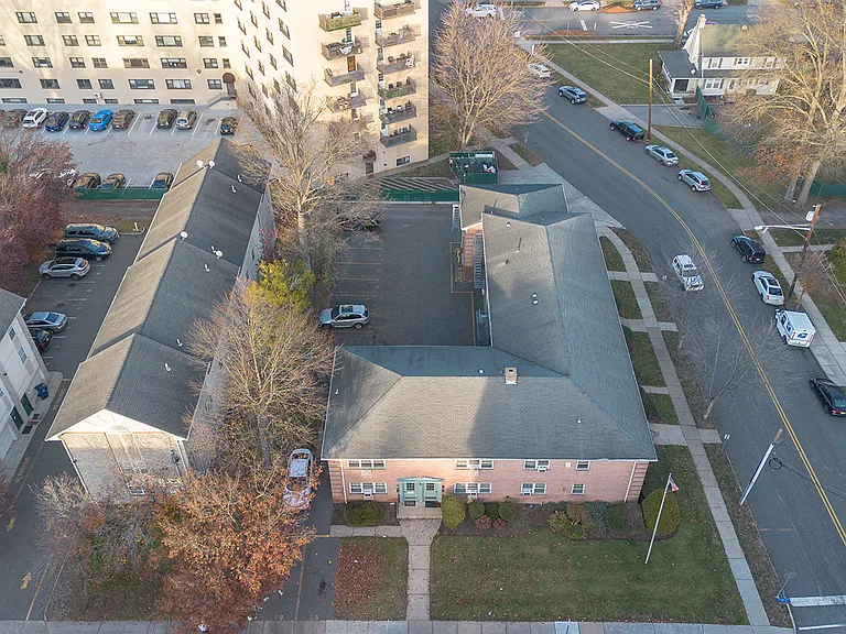 138 Clinton Pl #1B — Photo 11