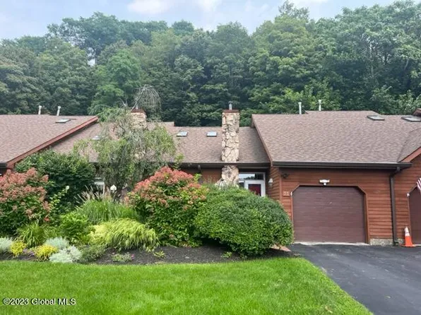 21 Lillian Lane, Troy, NY 12180