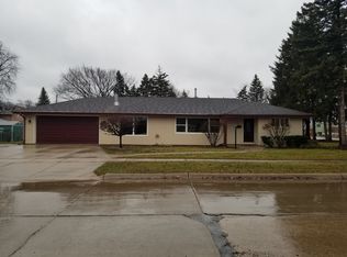 303 E Plymouth St, Villa Park, IL