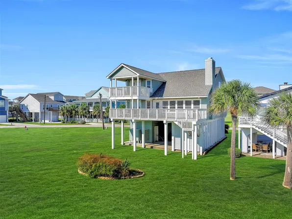 4107 Defender Ln, Galveston, TX 77554