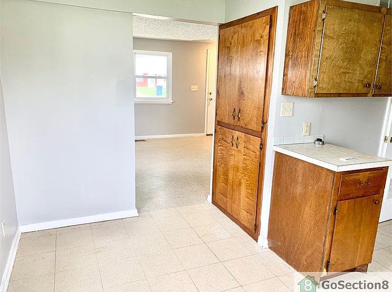1st image of 2835 Cromwell Dr