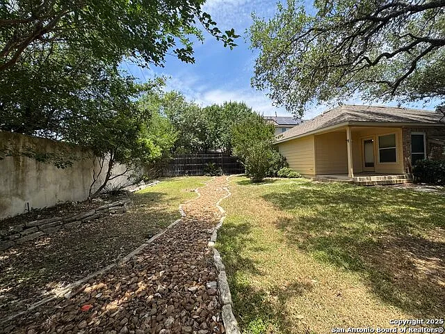 20502 Wild Springs Dr — Photo 32