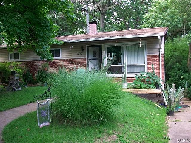 2nd image of 1020 Banyon Dr