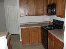 4th image of 4001 Plymouth Dr
