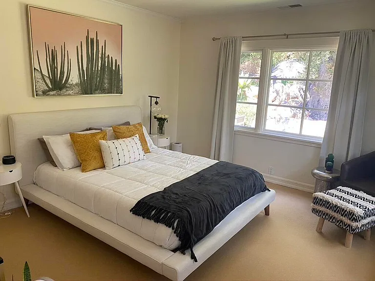 696 Ladera Ln — Photo 9