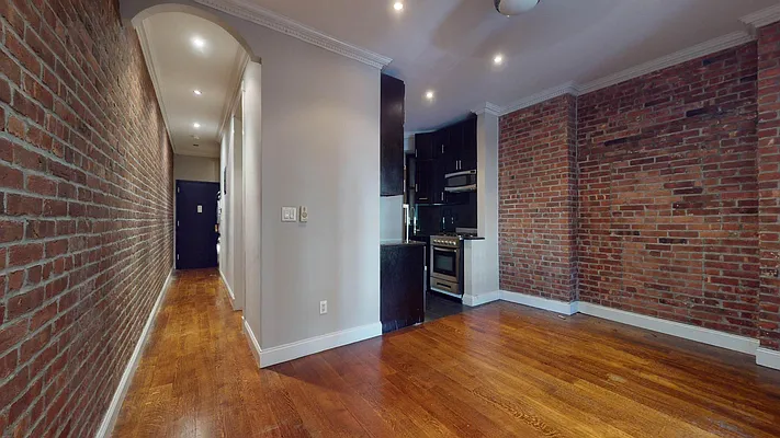 Rented by Bond New York | media 8