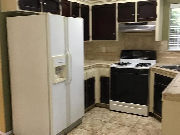 3rd image of 4611 Gardenwood Ln