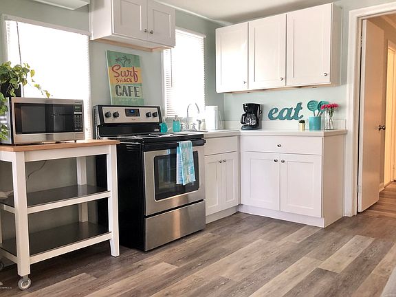 4th image of 2727 Oak St #2