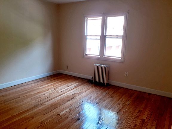 5th image of 213 Medway St APT 5A