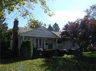 143 Macarthur Rd, Woonsocket, RI 02895