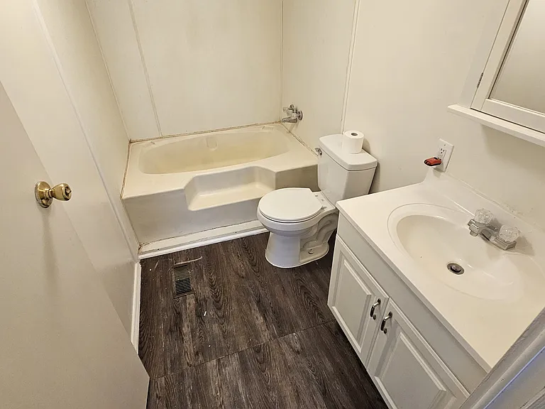 345 Nevada Dr — Photo 16
