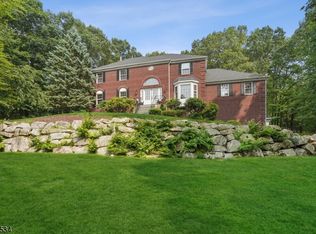 18 Indian Run Rd, Long Valley, NJ 07853