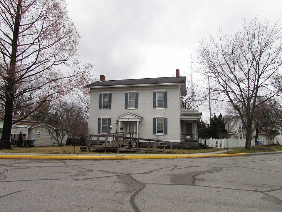 1st image of 129 N Elm St