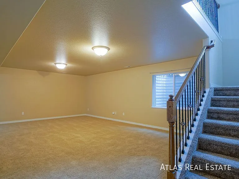5828 Cumbre Vista Way — Photo 18