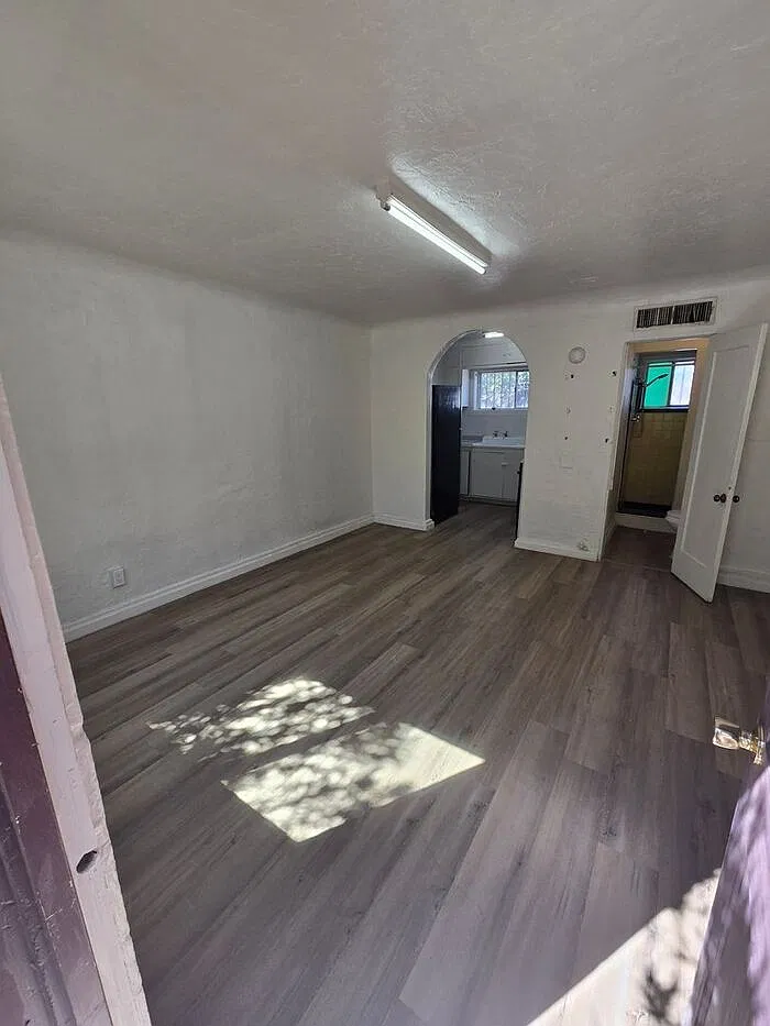 Studio, 1.0 bath, 350 sqft, $750 — Photo 2