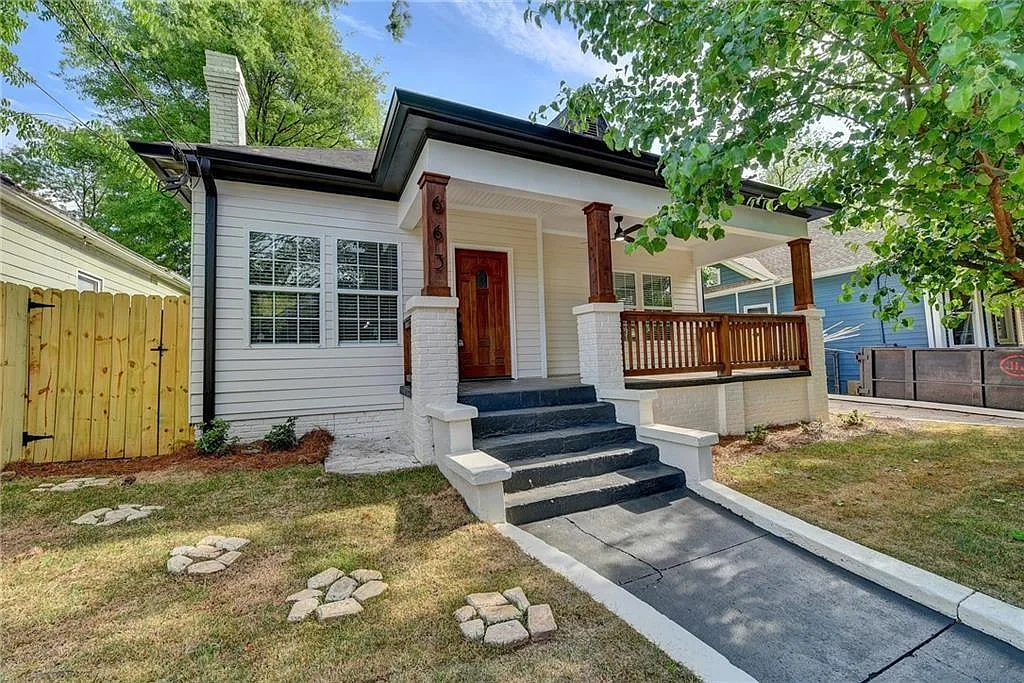 3 bed, 2.0 bath, 1276 sqft, $3,300 — Photo 1