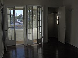 2nd image of 1061 S Hudson Ave