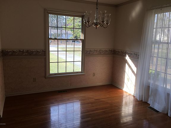5th image of 166 Country Club Dr
